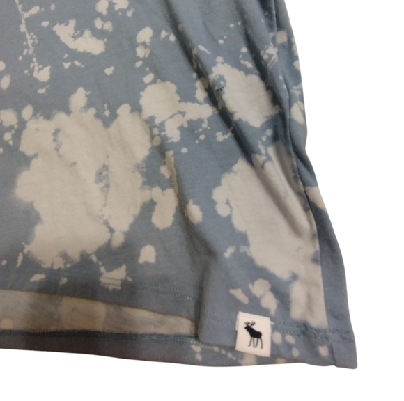 Abercrombie Kids Blue and White Tie-Dye Bleach Splattered Soft T-Shirt - Picture 4 of 5